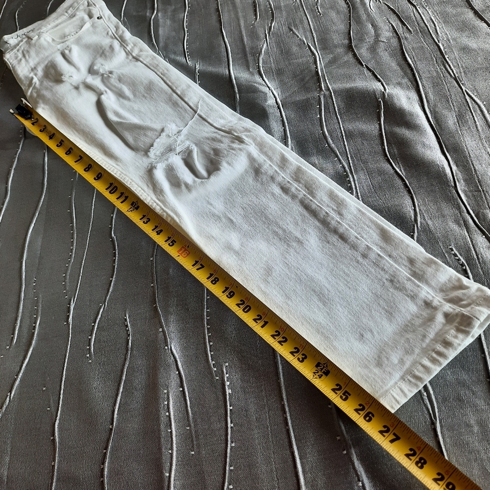 Calvin Klein White Jeans Sz 29 Slim Boyfriend Midrise Straight Leg Distressed - Picture 10 of 16